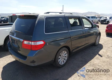 2006 Honda Odyssey Touring z USA, uszkodzony, nr VIN 5FNRL38896B113000